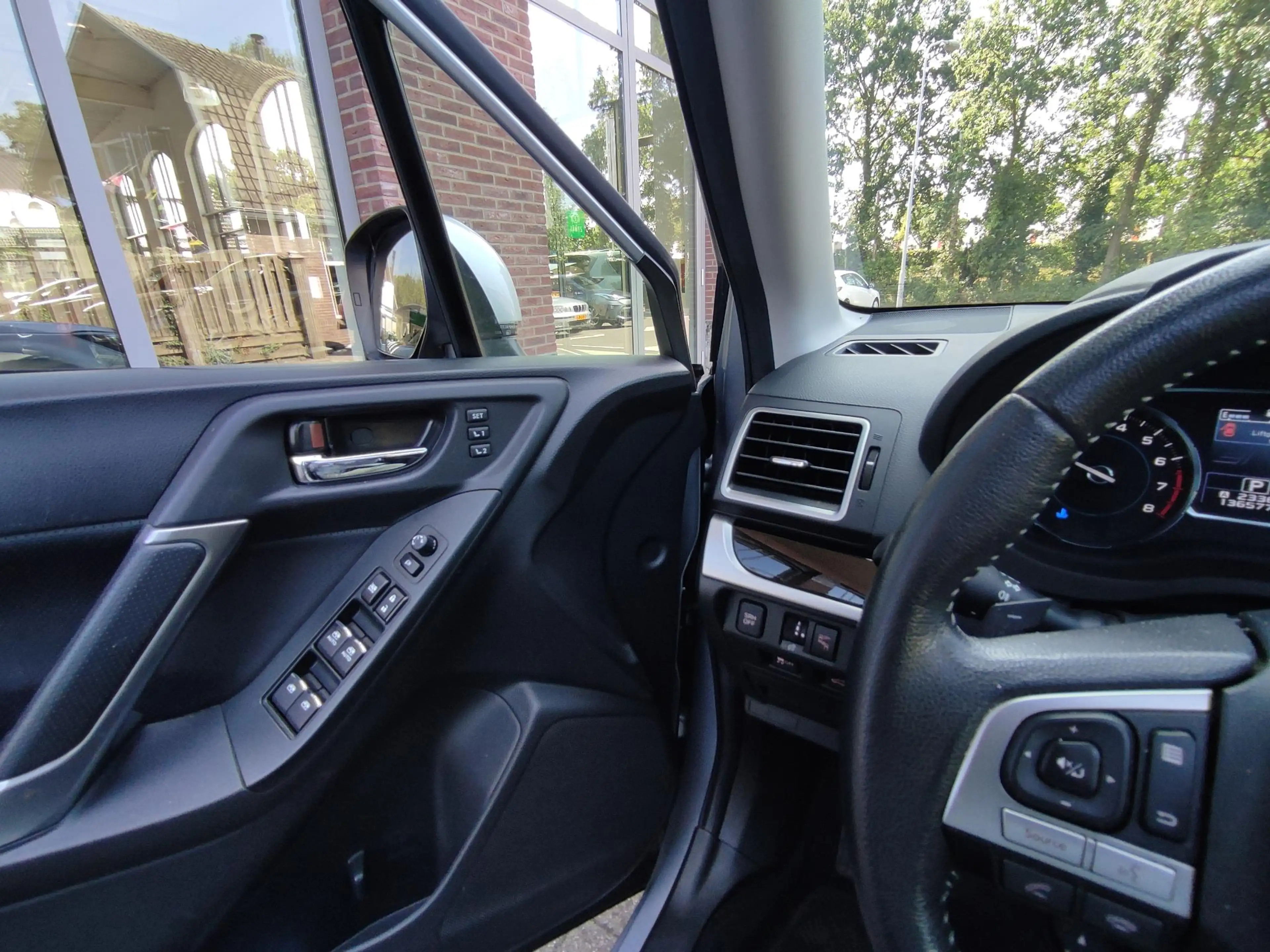 Subaru Forester 2.0 Premium — photo 15