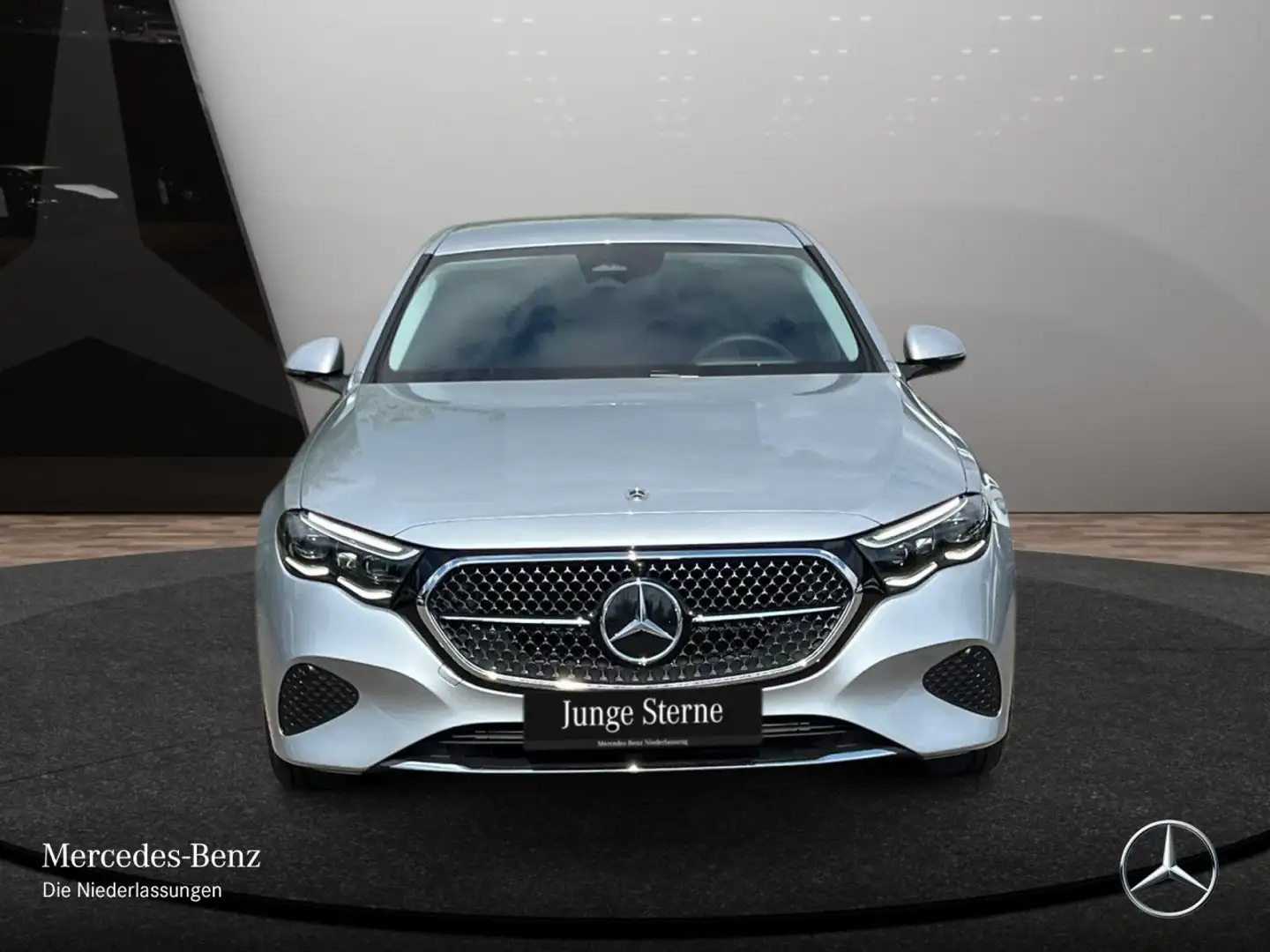 Mercedes-Benz E 220 d Avantgarde 360° Distr. Spurhalt-Ass PTS 9G Silber - 2