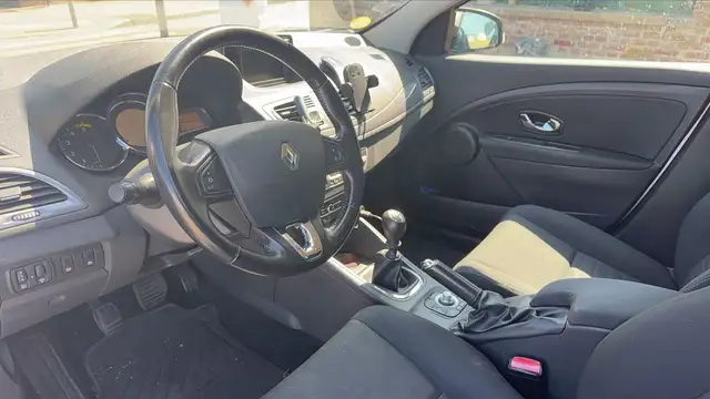 Renault Megane view 8