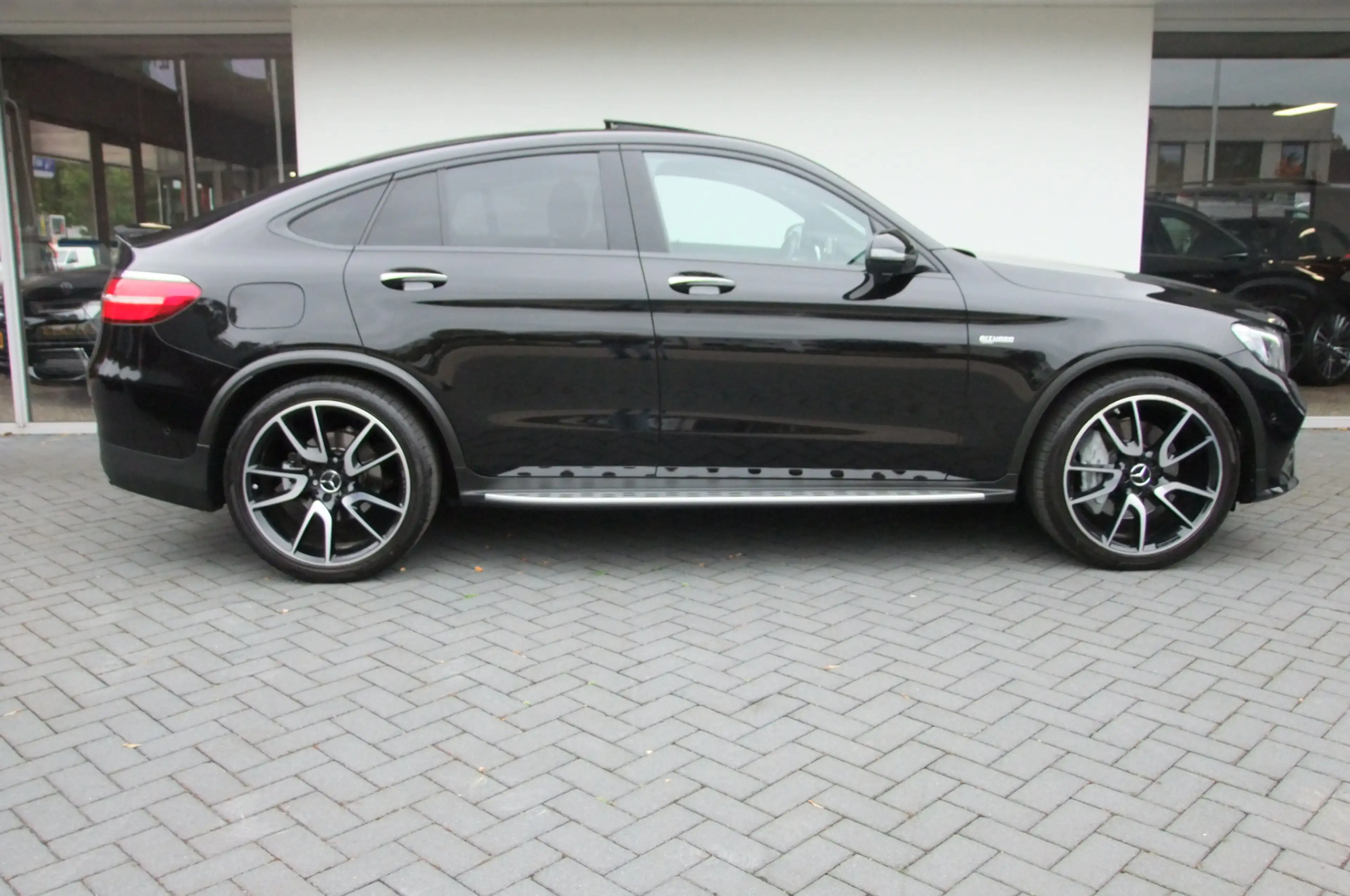 Mercedes-Benz GLC 43 AMG Coupé 4MATIC / Luchtvering/ Schuifdak/ 360 camera/ — photo 6