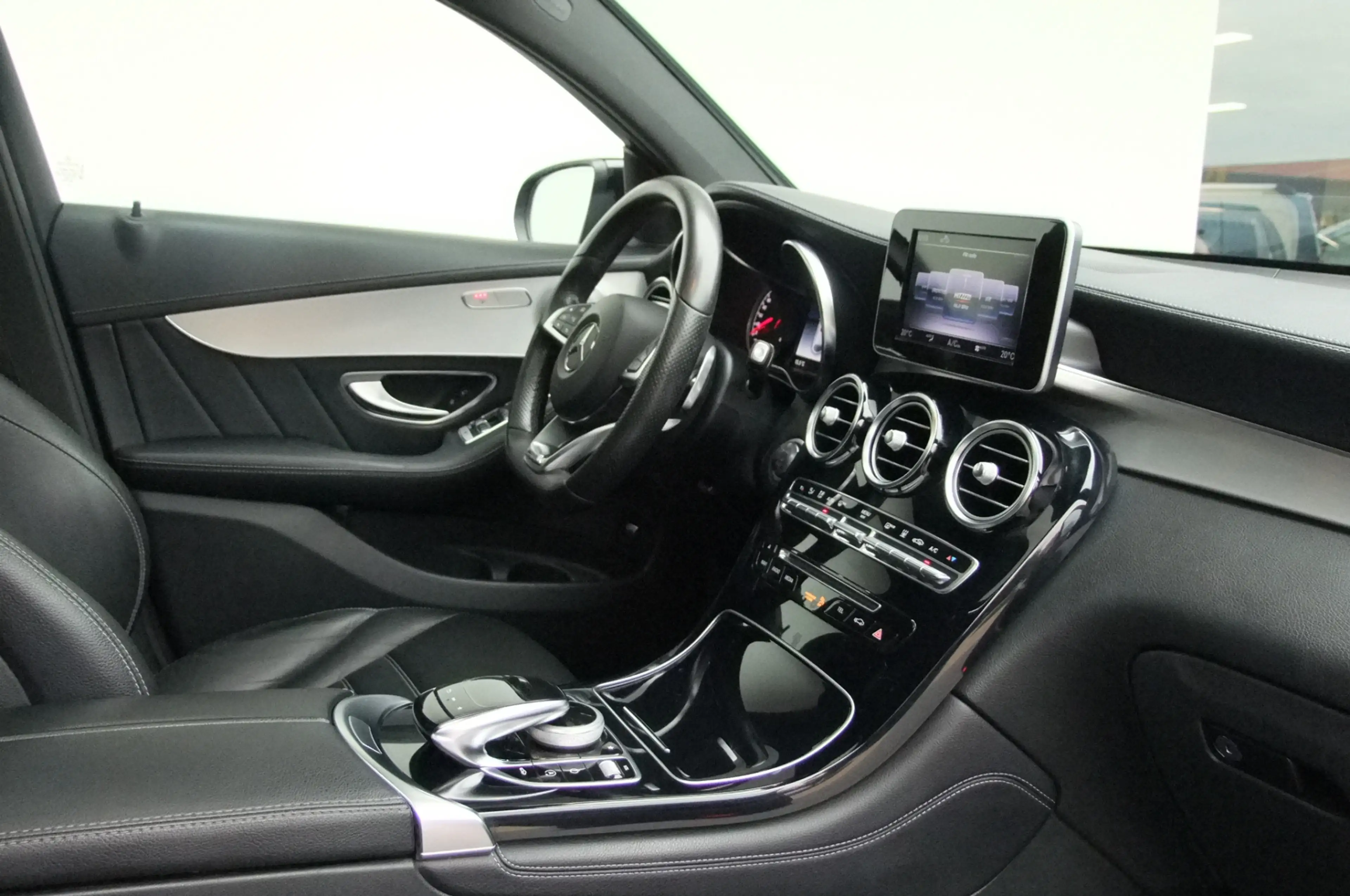 Mercedes-Benz GLC 43 AMG Coupé 4MATIC / Luchtvering/ Schuifdak/ 360 camera/ — photo 32
