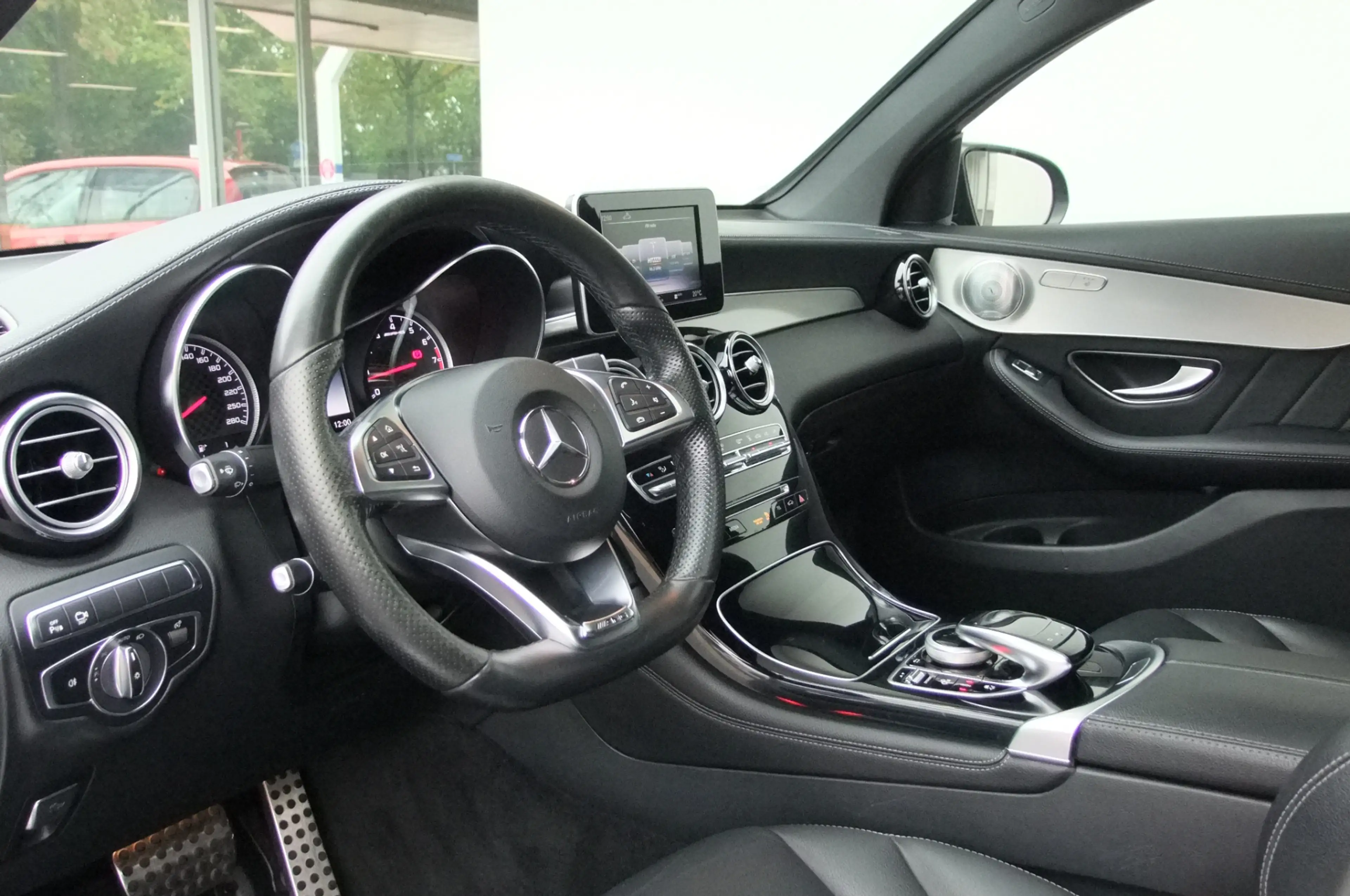 Mercedes-Benz GLC 43 AMG Coupé 4MATIC / Luchtvering/ Schuifdak/ 360 camera/ — photo 24