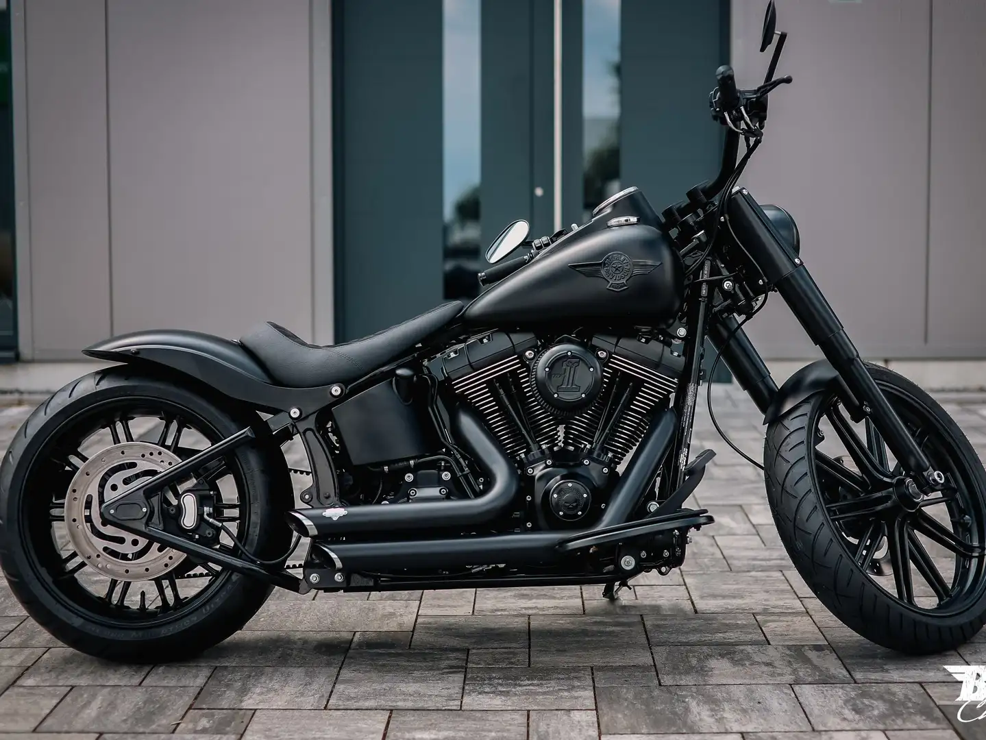 Harley-Davidson Softail FLSTC Softail Custom 260 Breakout Wheels +Garantie Noir - 1