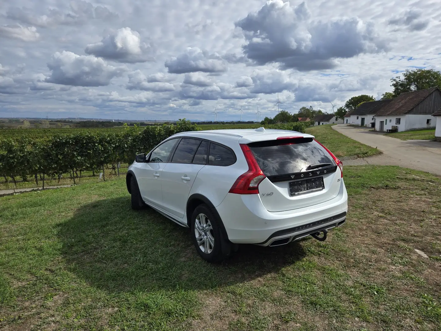 Volvo V60 Cross Country D3 Kinetic Geartronic - 2