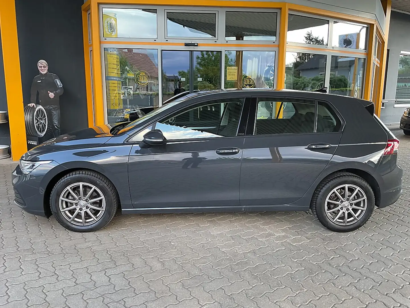 Volkswagen Golf 2,0 TDI Life**NAVI*PDC**DAB+*VIRTUAL** Grau - 2