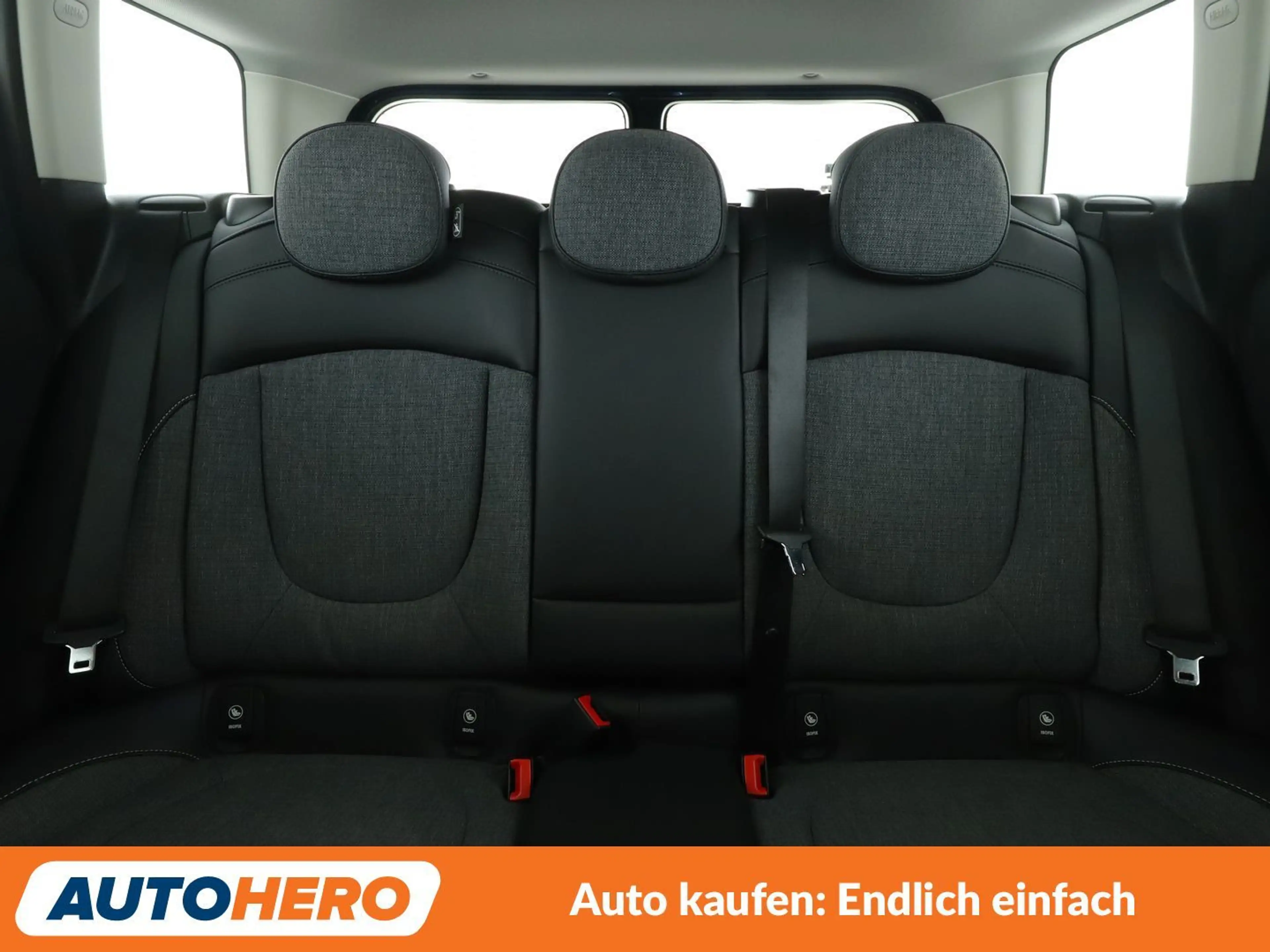 MINI One Clubman One Classic Trim Aut.*NAVI*LED*LIM*PDC*SHZ* — photo 14