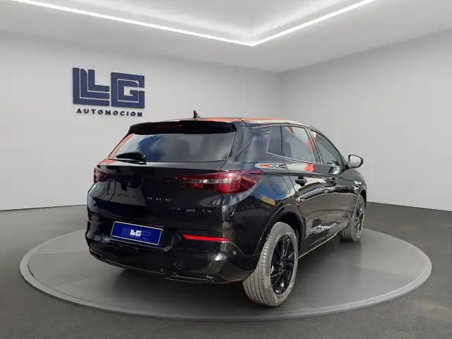 Opel Grandland view 4
