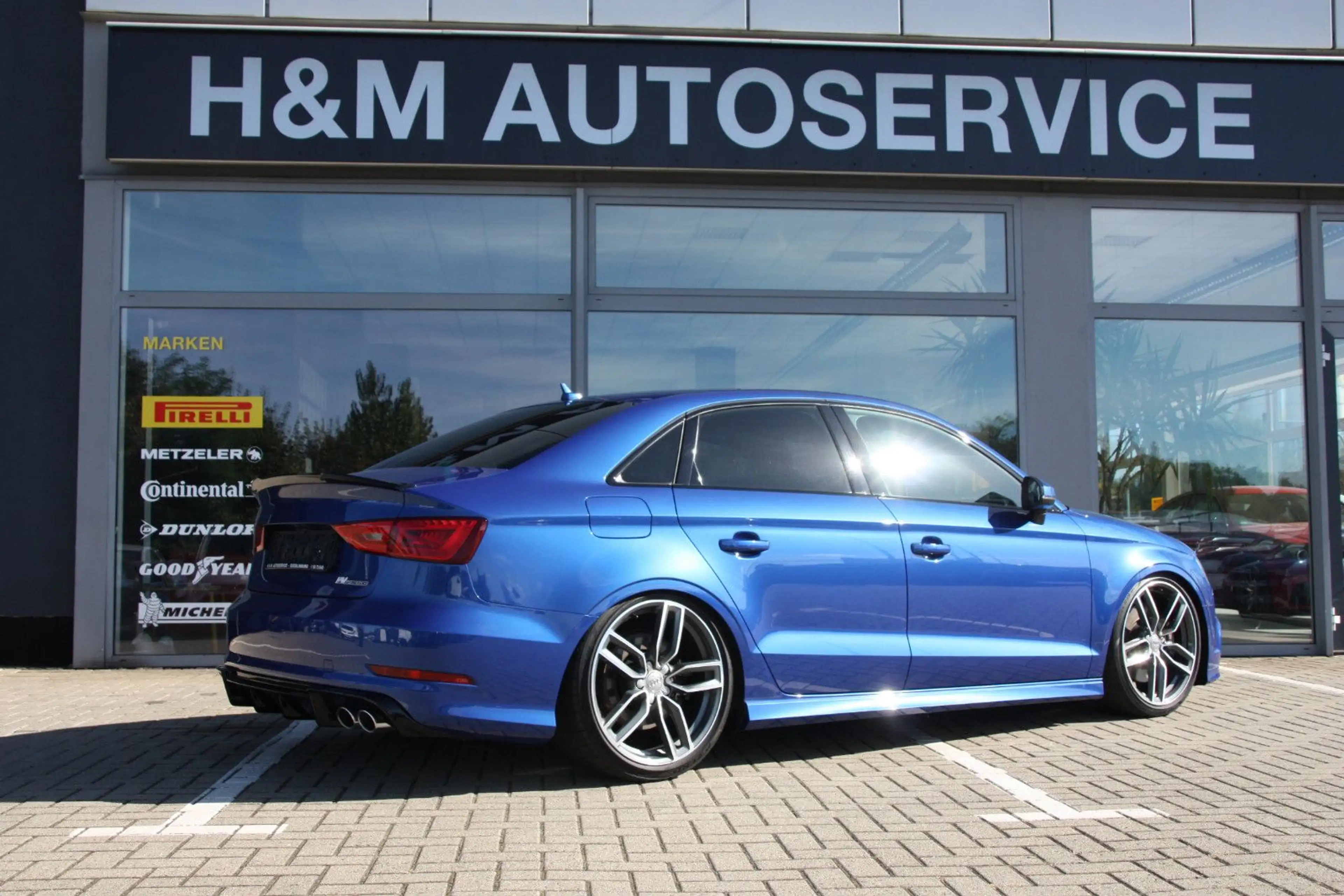 Audi S3 Lim. 2.0 TFSI quattro — photo 2