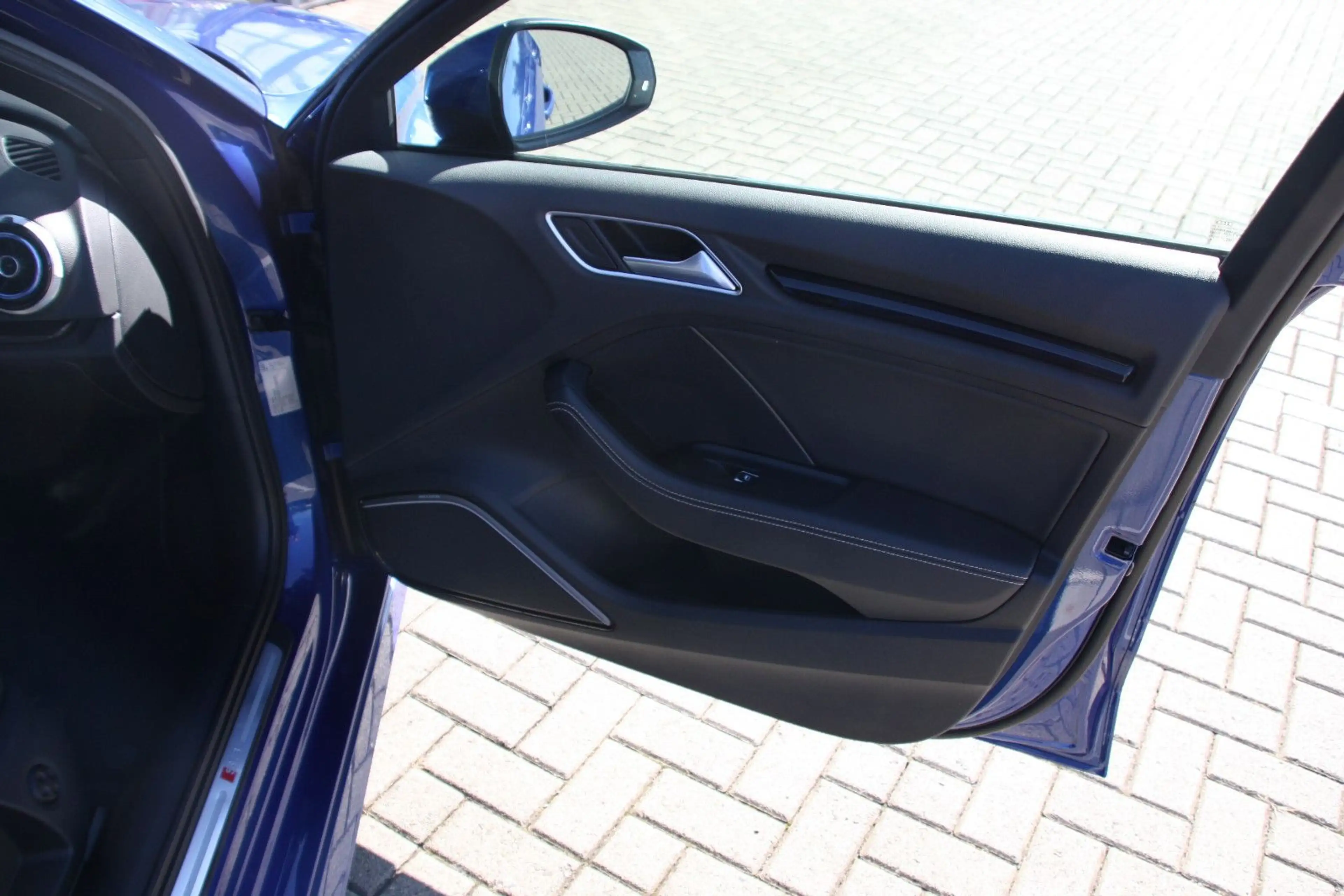 Audi S3 Lim. 2.0 TFSI quattro — photo 8