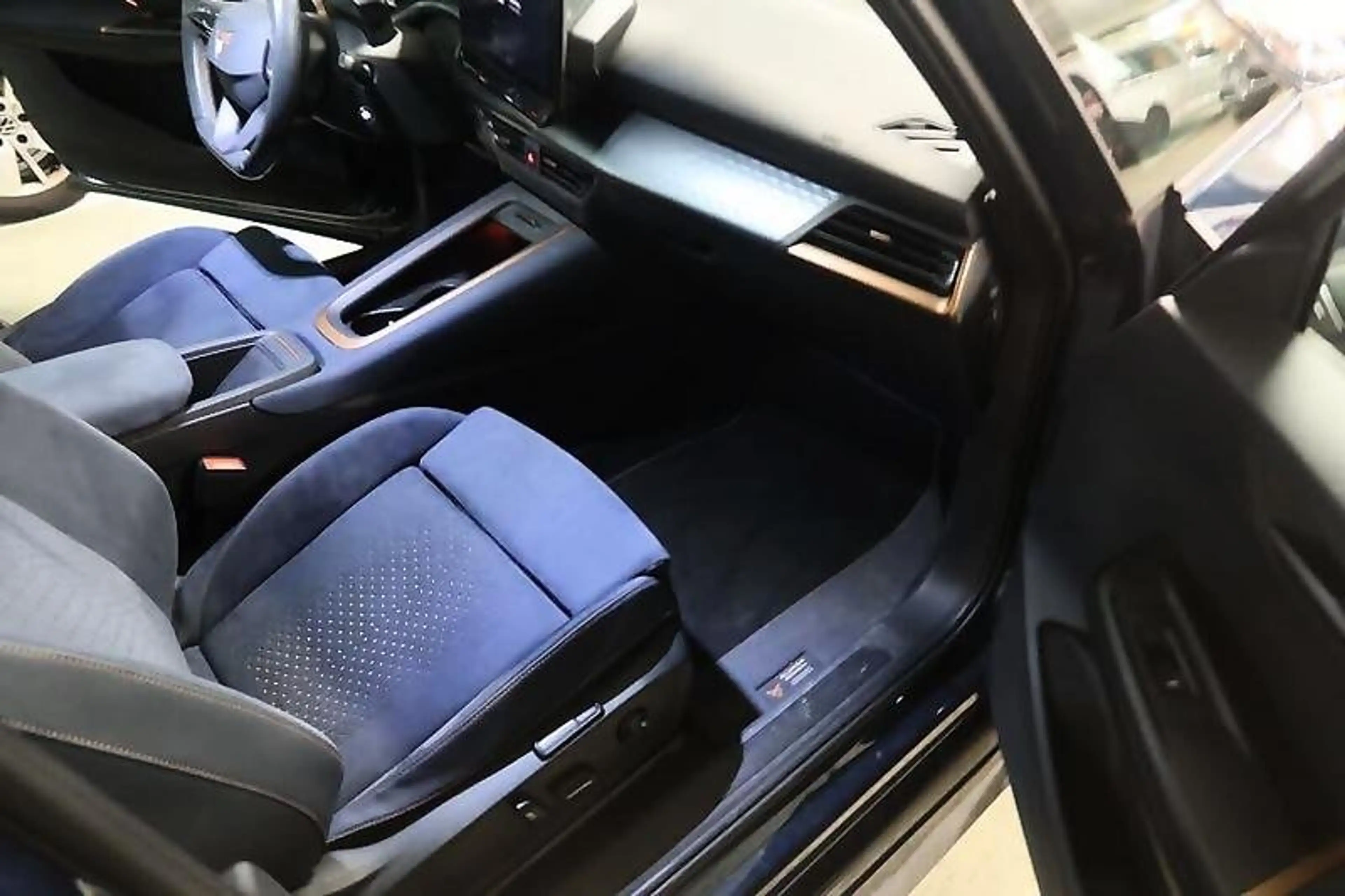 CUPRA Born Sport Tech L 62 kWh Pano/HeadUP/ACC — photo 6