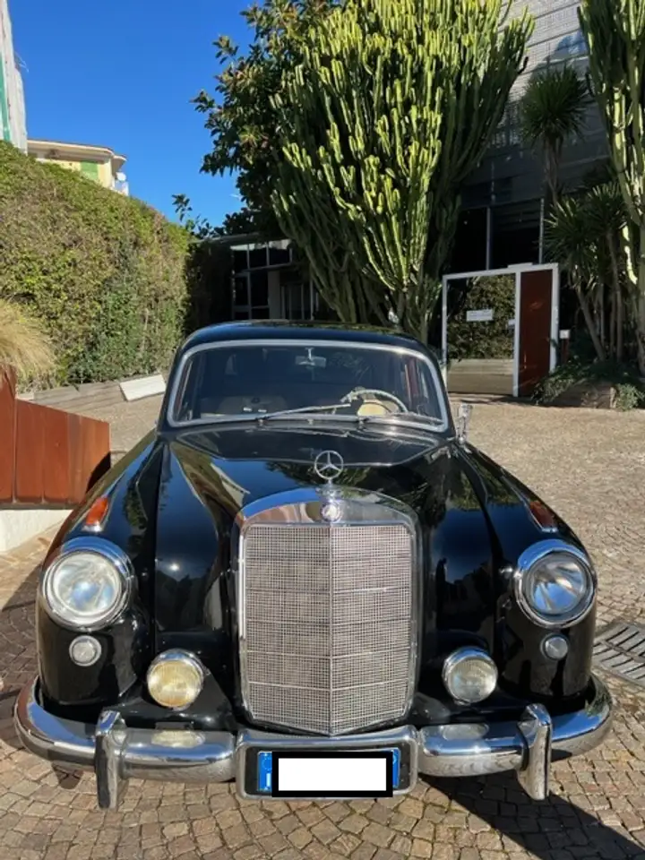 Mercedes-Benz 220S Ponton, foto 2