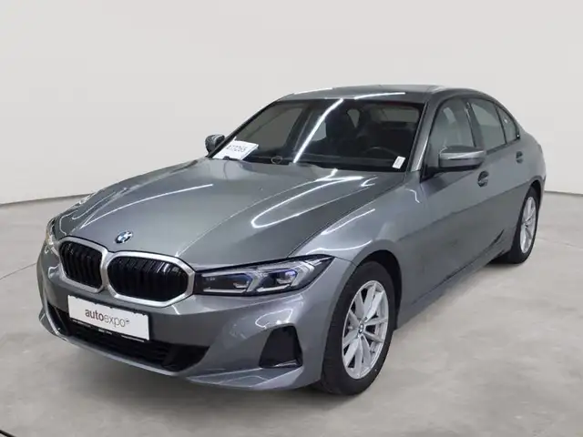 BMW 3 Series view 2