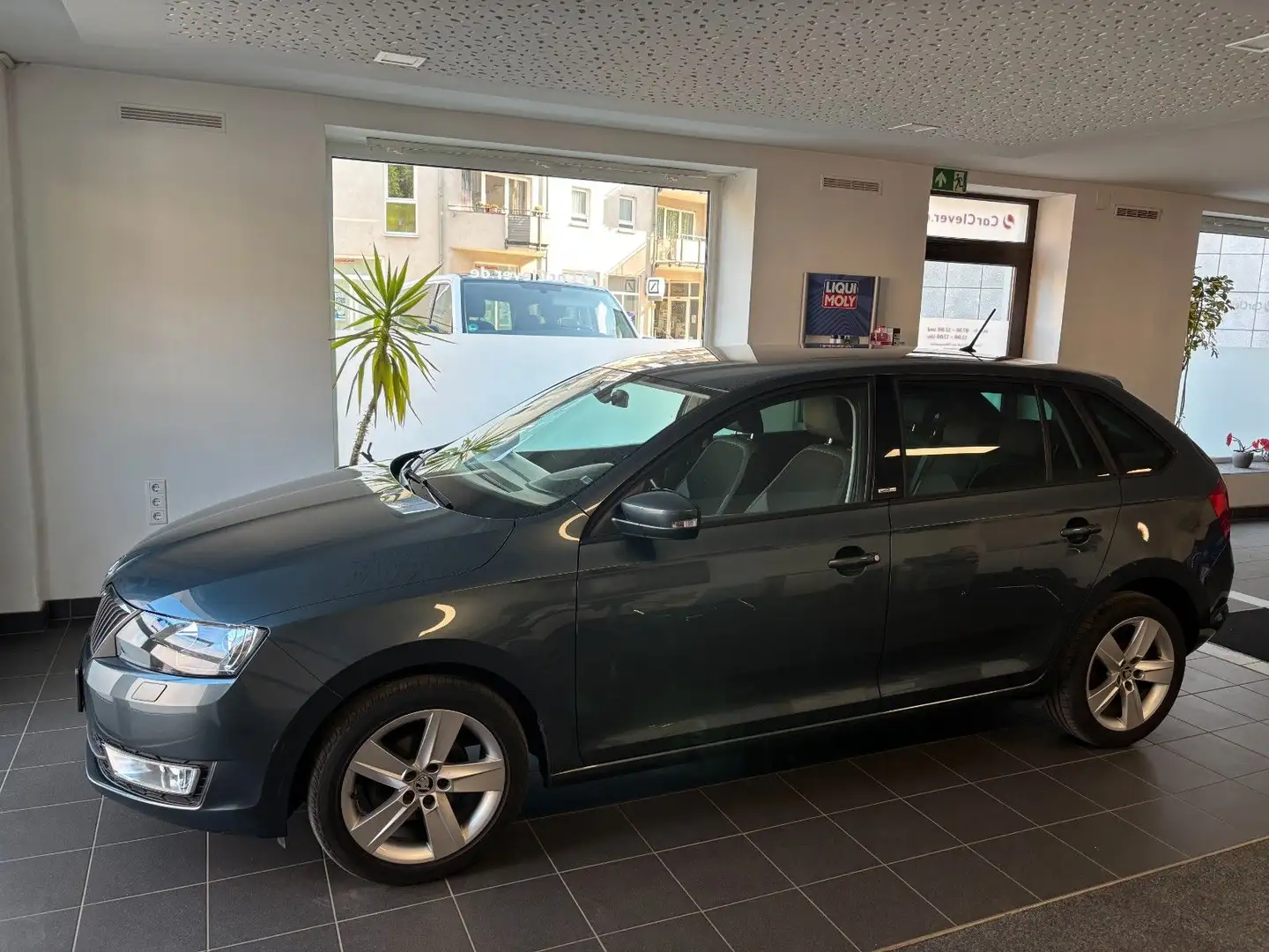 Skoda Rapid/Spaceback Spaceback Joy Grau - 1