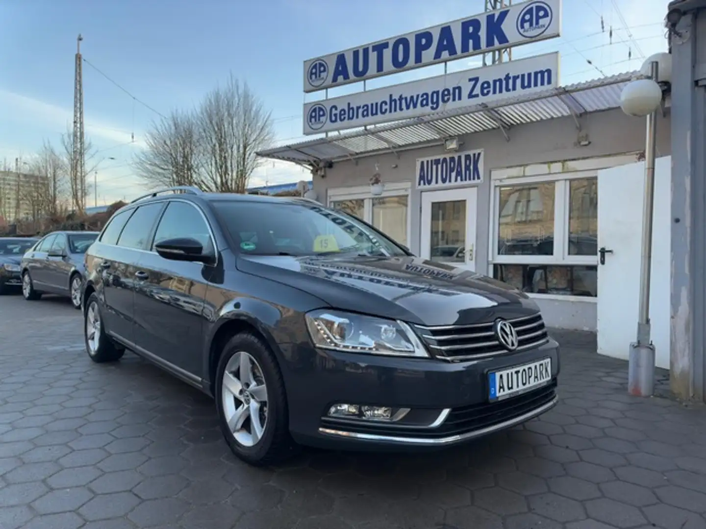 Volkswagen Passat 2.0 TDI DSG Comfortline BMT BlueMotion Gris - 1