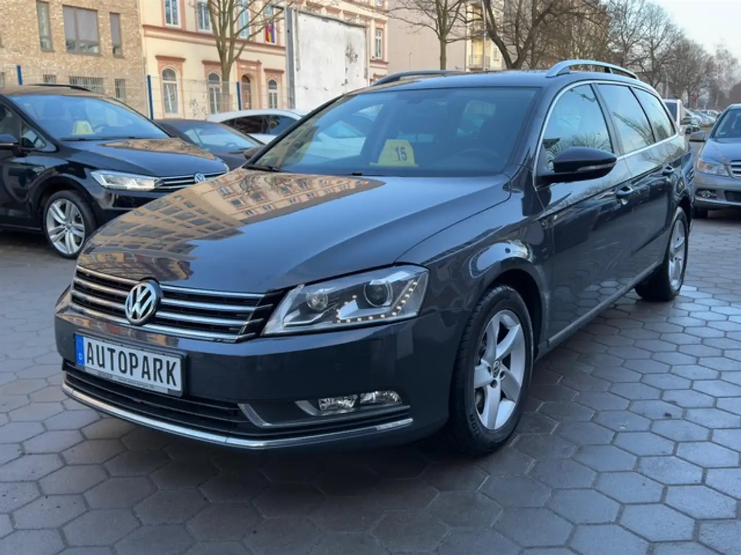 Volkswagen Passat 2.0 TDI DSG Comfortline BMT BlueMotion Gris - 2