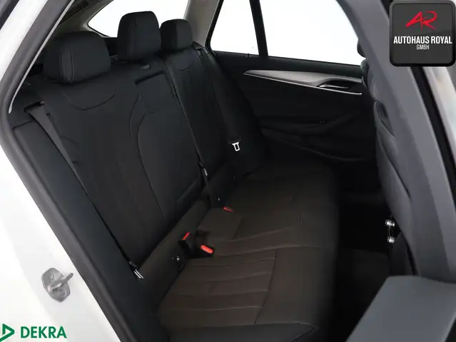 BMW 5 Series view 12