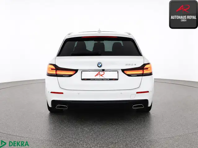 BMW 5 Series view 4