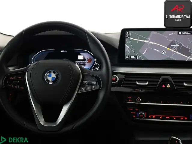 BMW 5 Series view 15