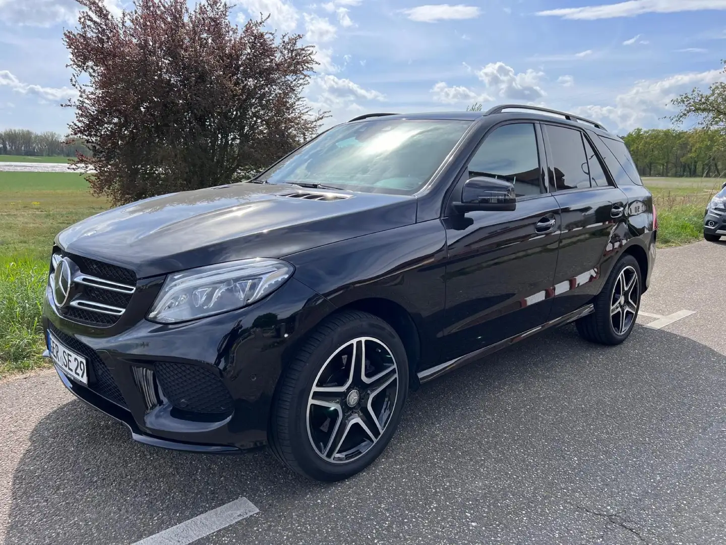 Mercedes-Benz GLE 350 GLE 350 d AMG*Night Paket*4Matic Schwarz - 1