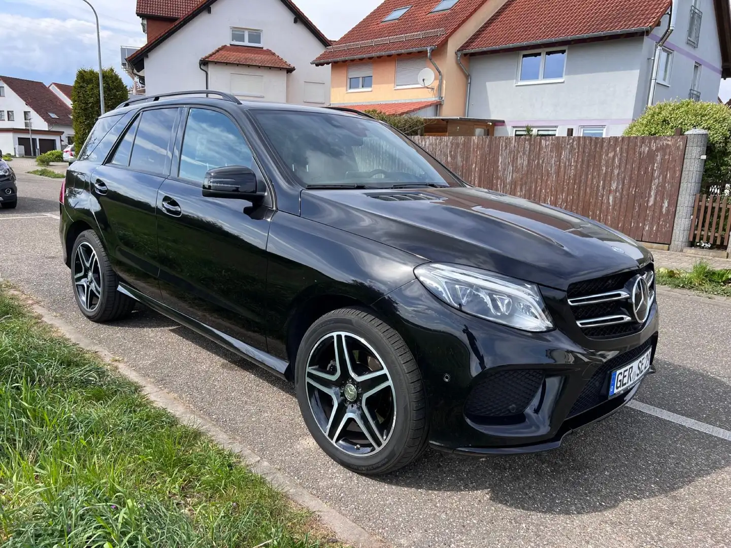 Mercedes-Benz GLE 350 GLE 350 d AMG*Night Paket*4Matic Schwarz - 2