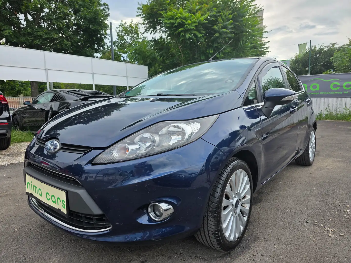 Ford Fiesta Titanium Blau - 1