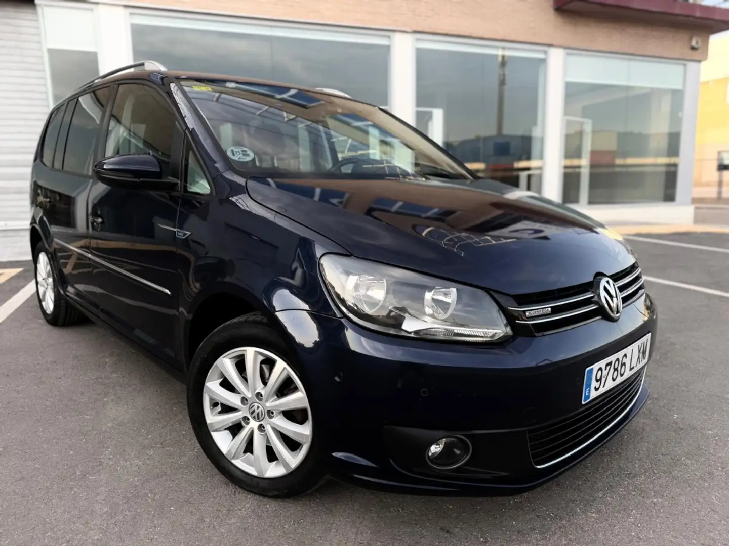Volkswagen Touran 1.6TDI Advance DSG 105 Azul - 1