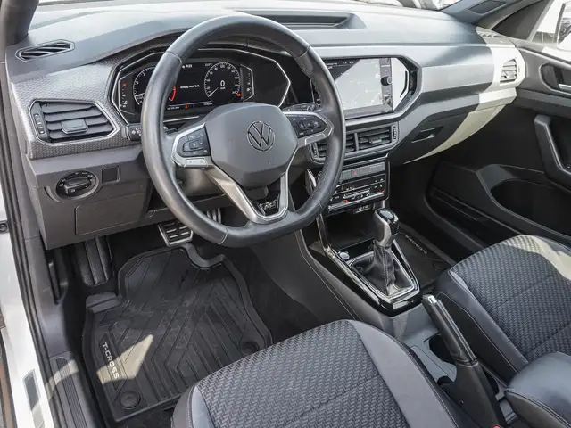 Volkswagen T-Cross view 9