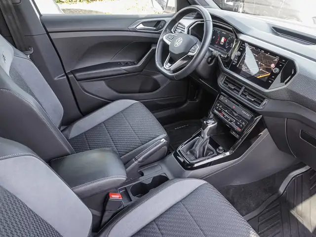 Volkswagen T-Cross view 8