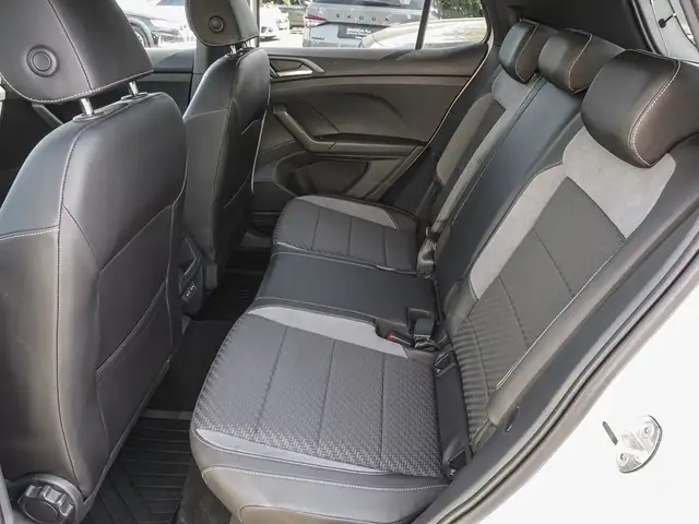 Volkswagen T-Cross view 15