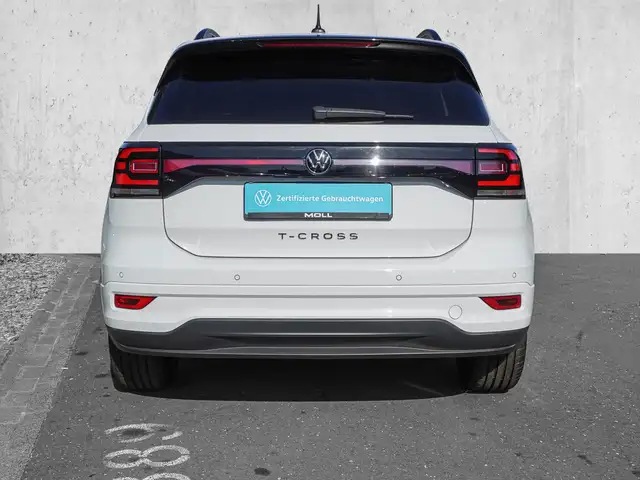 Volkswagen T-Cross view 6