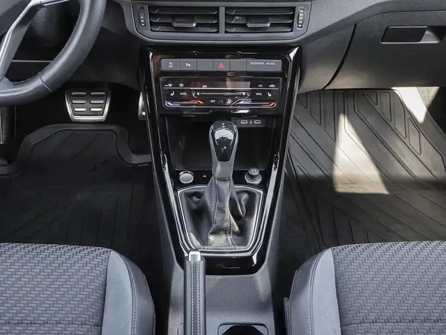 Volkswagen T-Cross view 13