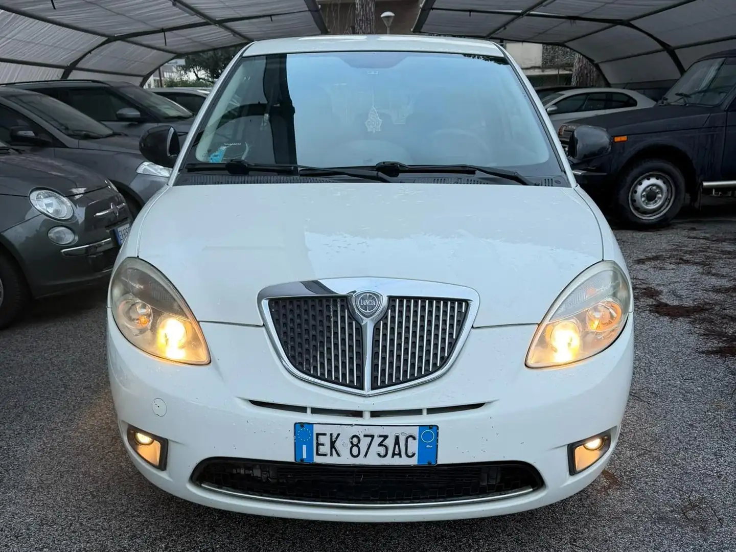 Lancia Ypsilon Ypsilon - km 55.240 Weiß - 2