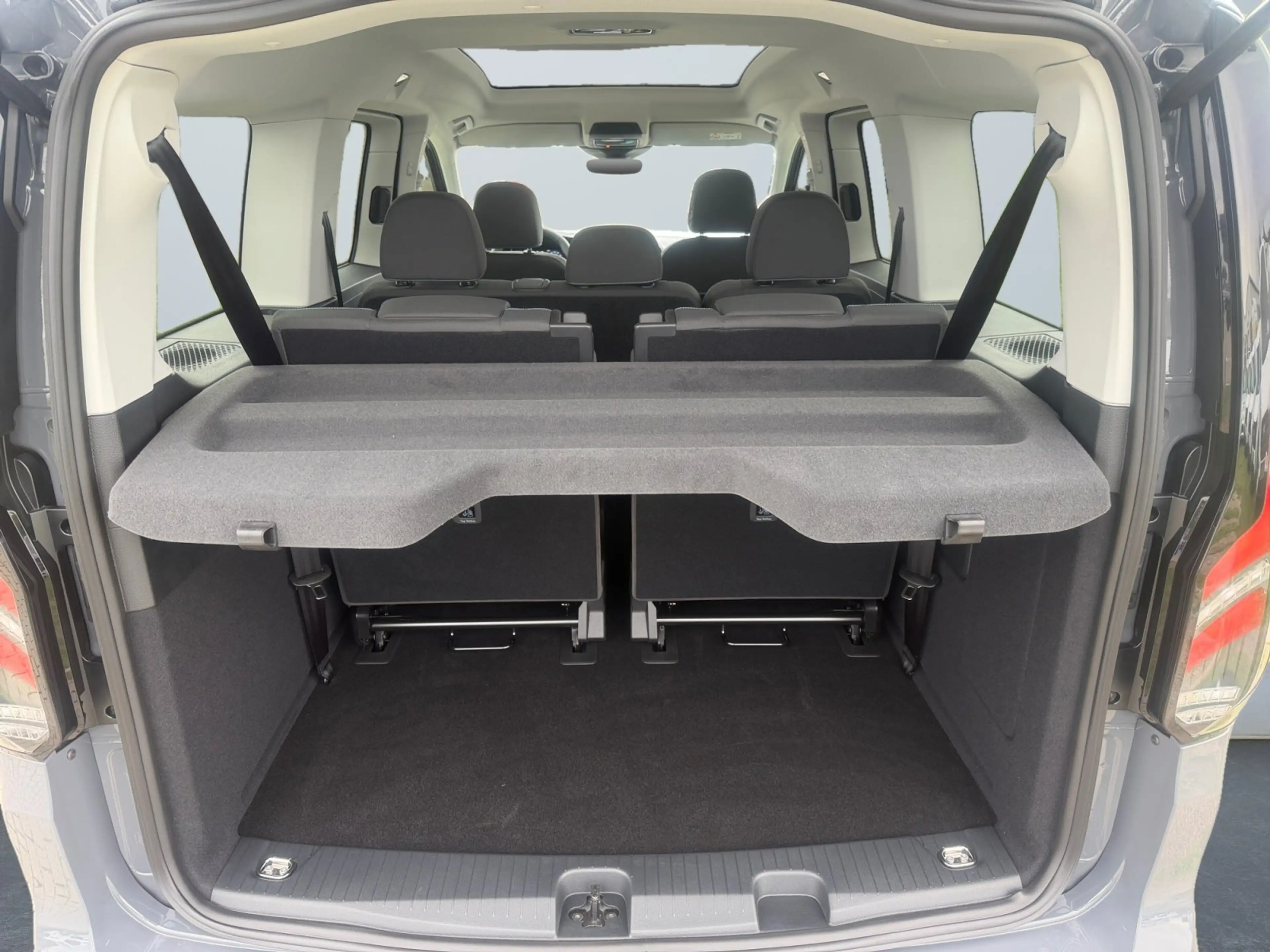 Ford Tourneo Connect Grand Active 2.0 ACC+PDC*NAVI+KAM — photo 14
