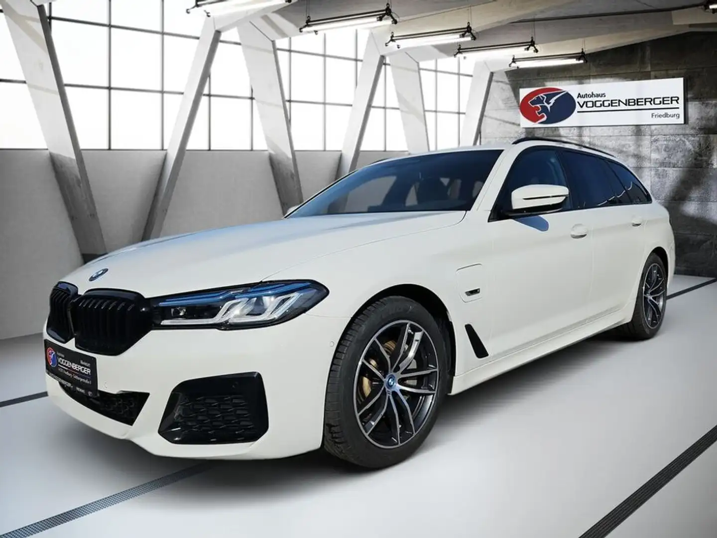 BMW 530 e xDrive M Sport*AHK*SH*LED... Blanc - 1