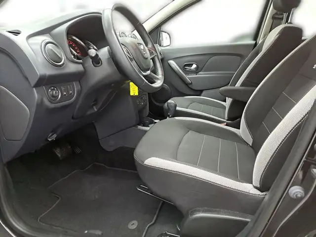 Dacia Sandero view 8