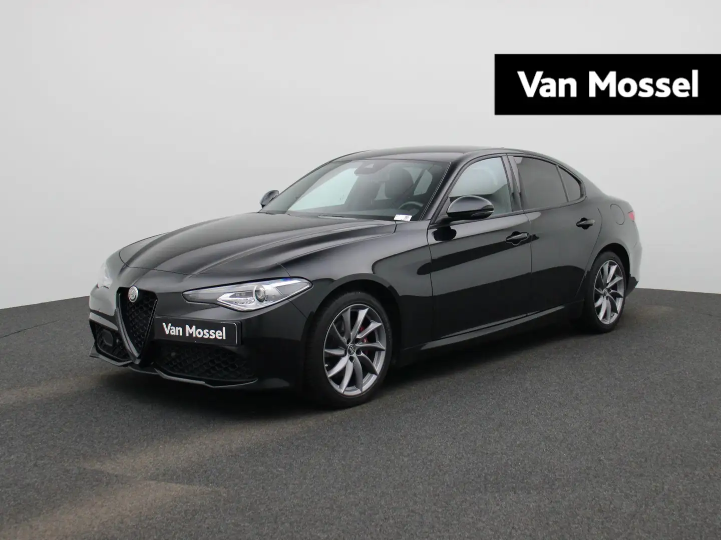 Alfa Romeo Giulia 2.0T Sprint | LMV | Automaat | Parkeer sensoren | Noir - 1