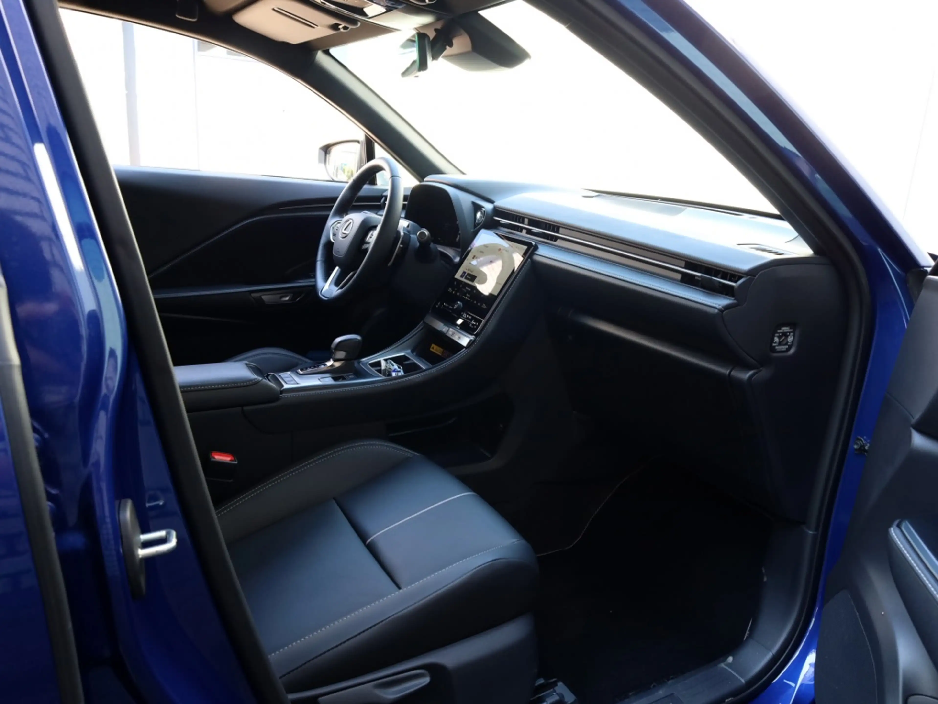 Lexus LBX Relax 2WD | Leder | Achterklep elektrisch | Memory — photo 10