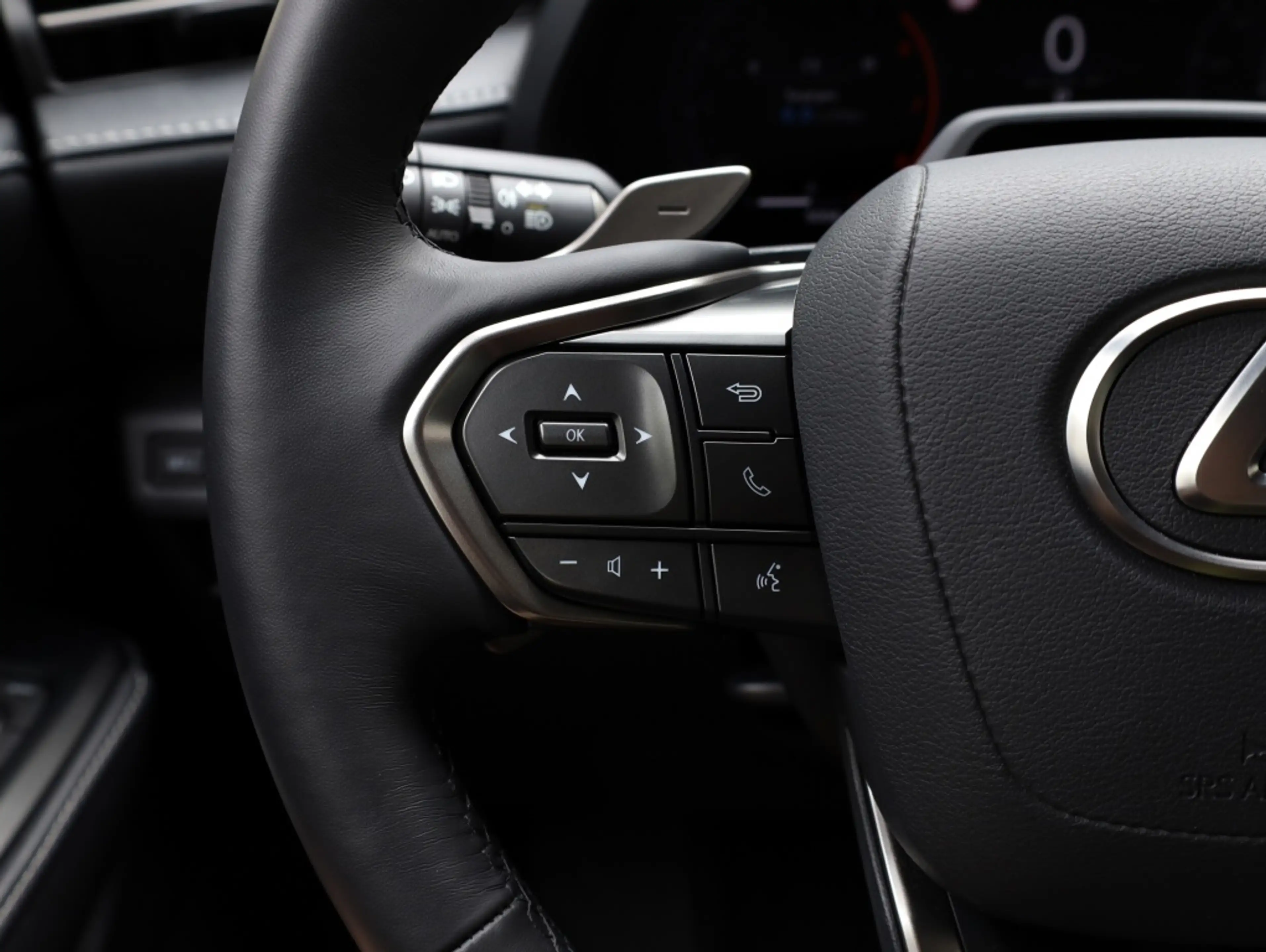 Lexus LBX Relax 2WD | Leder | Achterklep elektrisch | Memory — photo 23