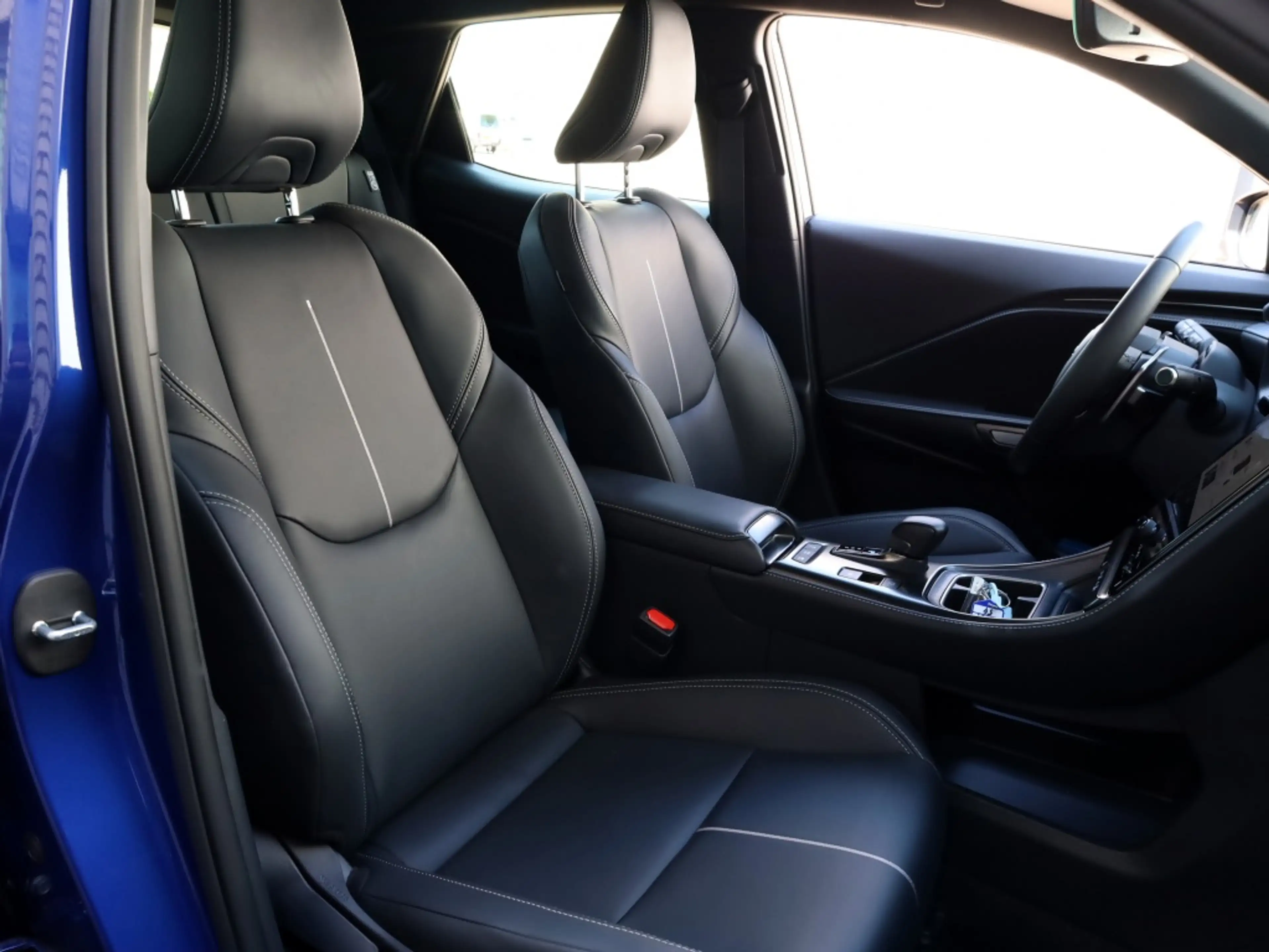 Lexus LBX Relax 2WD | Leder | Achterklep elektrisch | Memory — photo 12