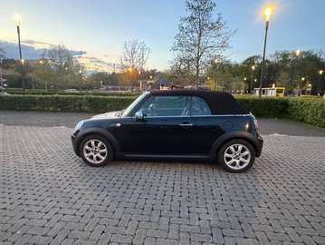 Cabrio 1.6 benzine, lederen airco,velgen
