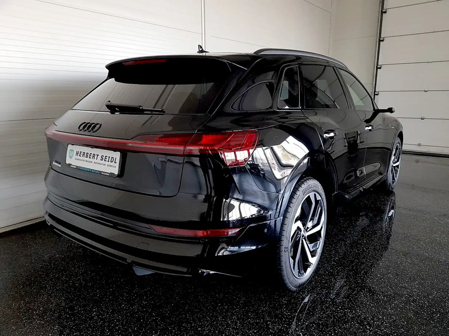 Audi e-tron 55 quattro S-LINE *NP: € 118.576,- / SKY / LEDE... Schwarz - 2