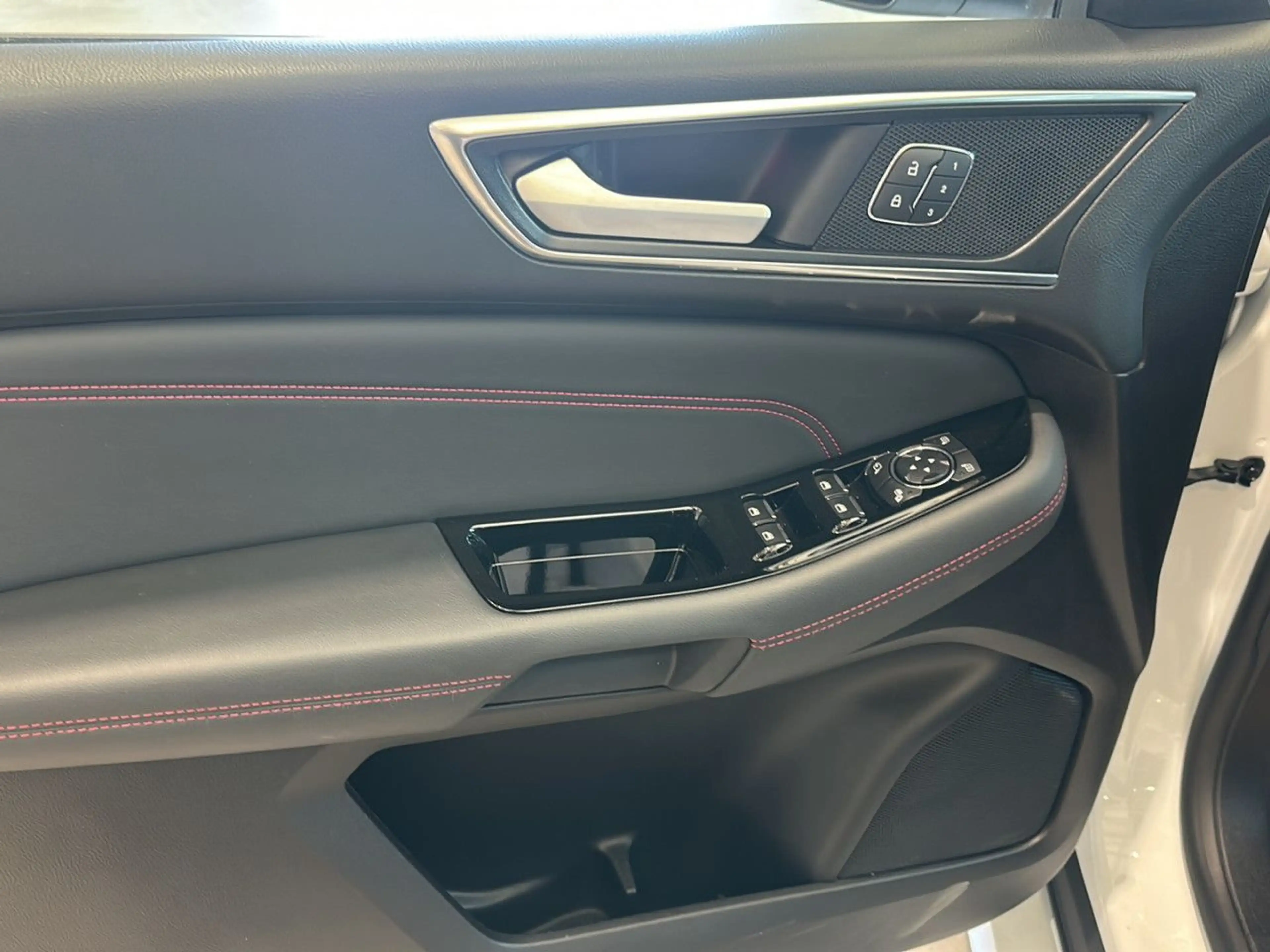 Ford S-Max ST-Line AWD Bluetooth Navi LED Klima — photo 6