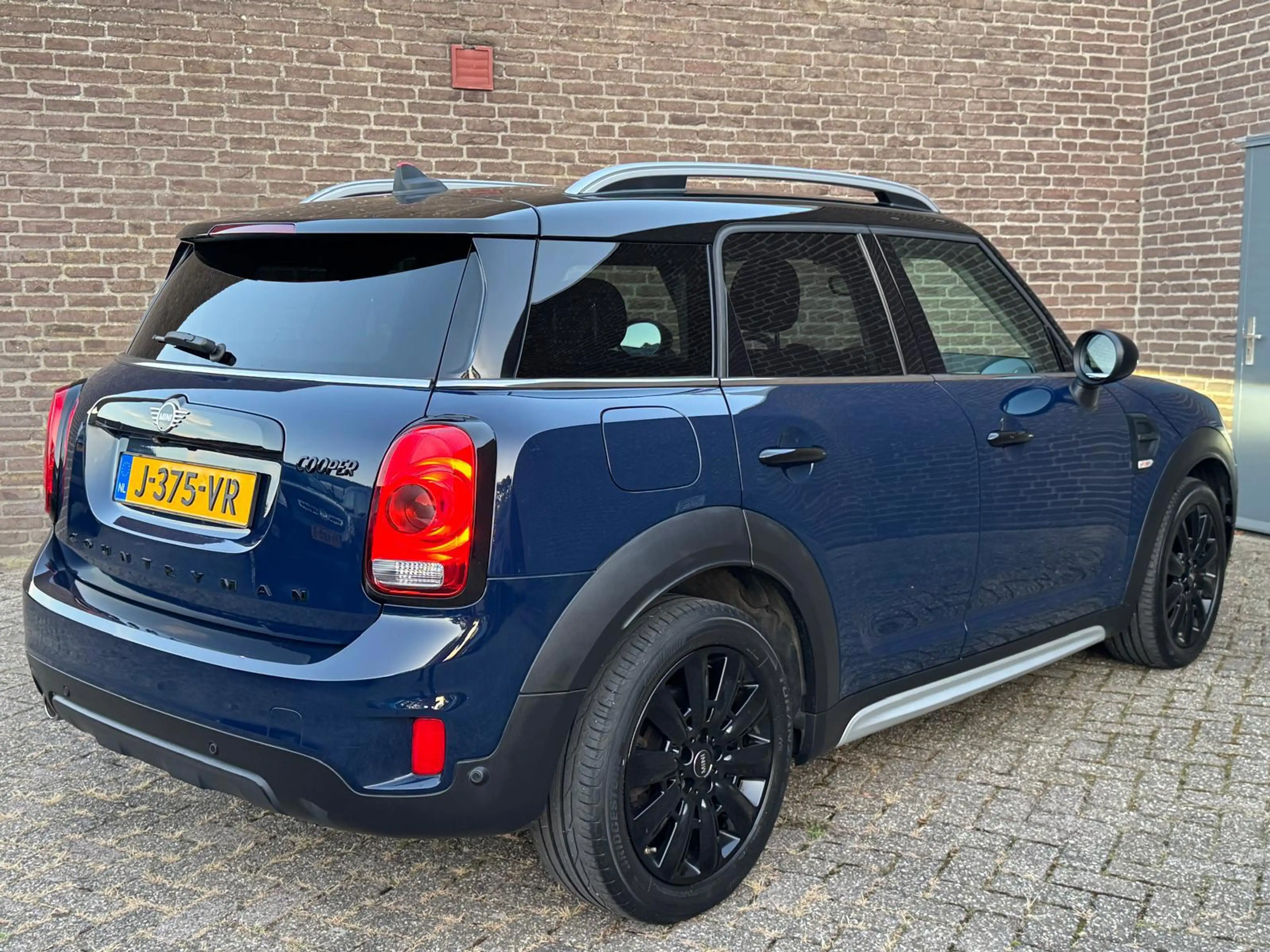 MINI Cooper Countryman 1.5 Chili Sport-Int. Led Keyless Camera Dealer Oh. — photo 2