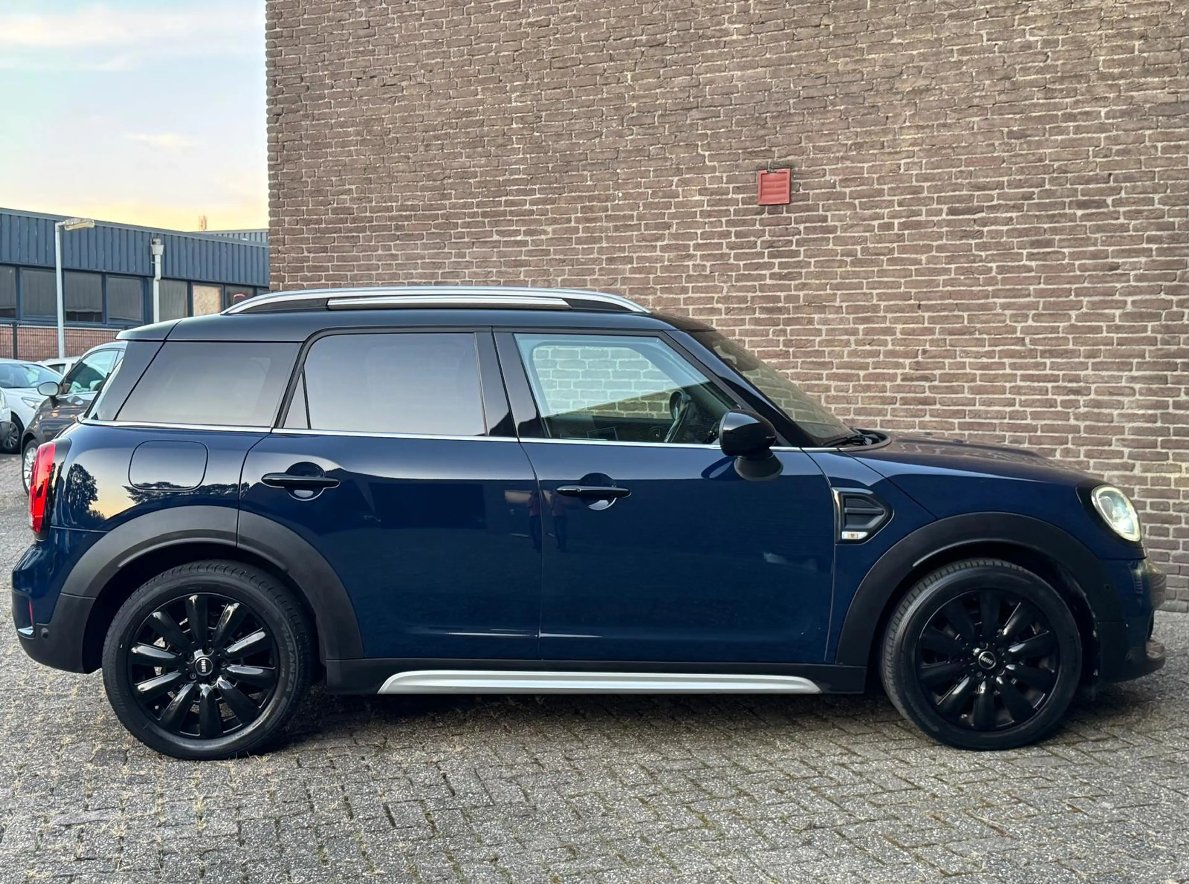 MINI Cooper Countryman 1.5 Chili Sport-Int. Led Keyless Camera Dealer Oh. — photo 5