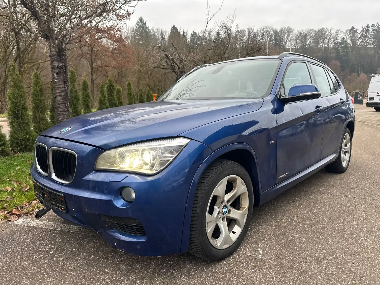 BMW X1 20 d xDrive*Panorama*LED*M-Packet* Blauw - 1