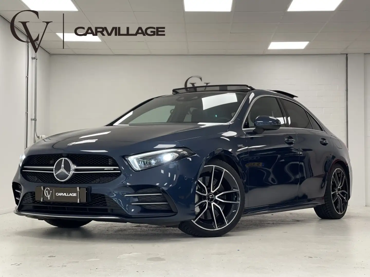 Mercedes-Benz A 35 AMG 4MATIC | Burmester | Panoramadak | 19'' dubbelspaa Blauw - 1