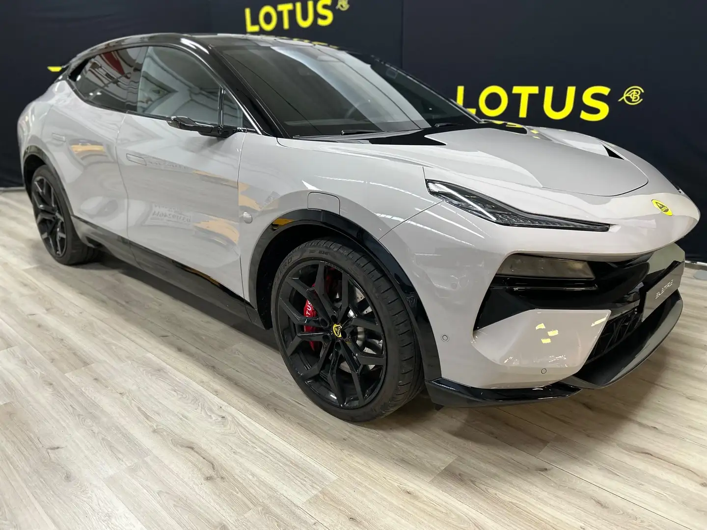 Lotus Eletre S Grau - 2