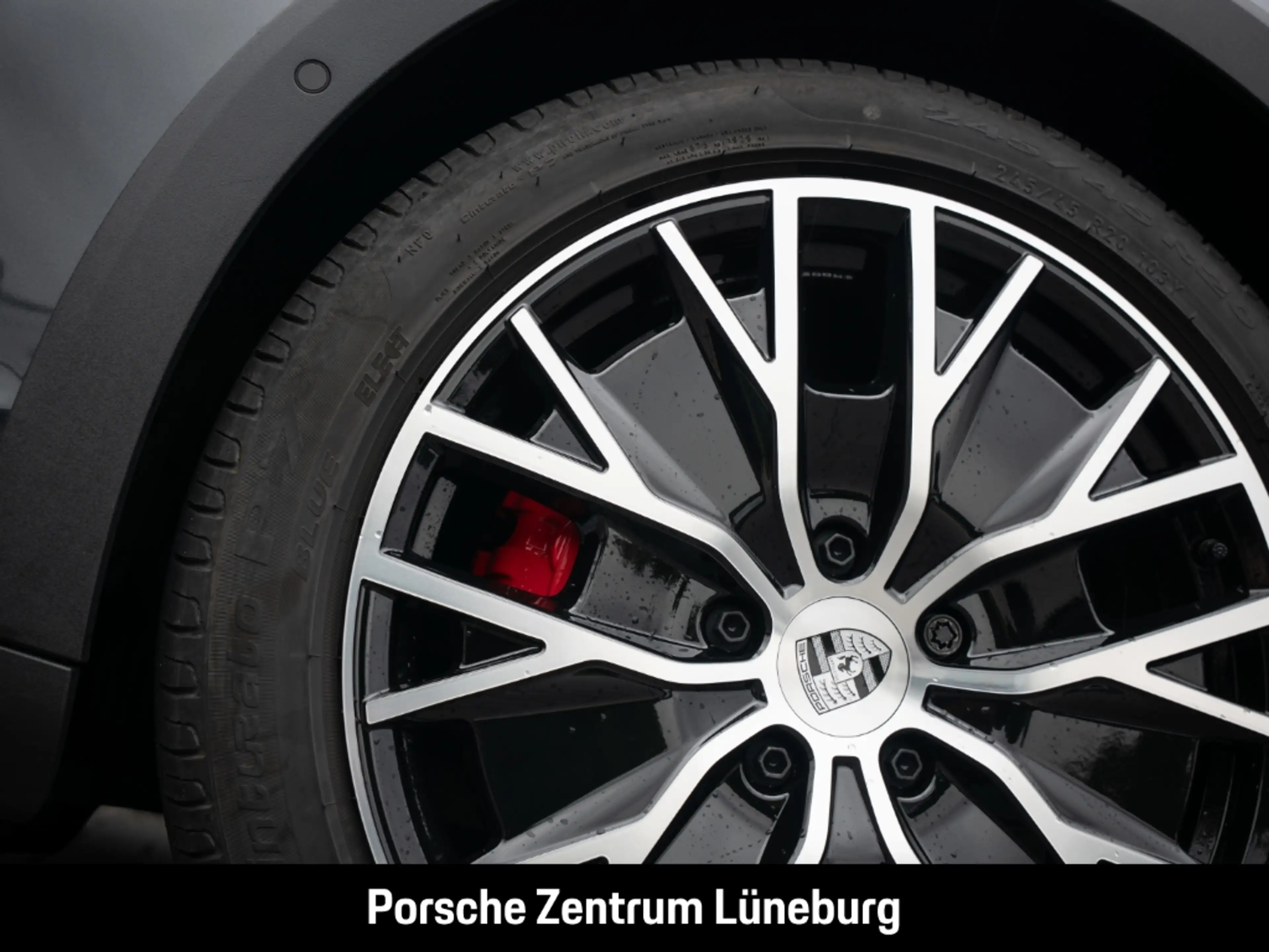Porsche Taycan 4S Cross Turismo — photo 13