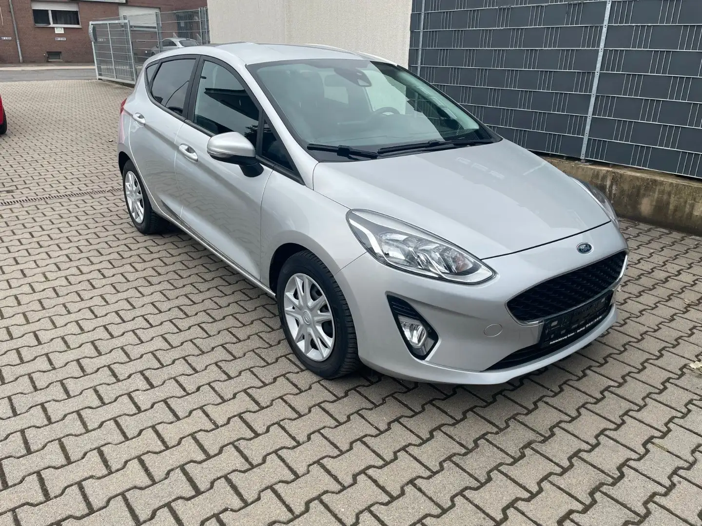 Ford Fiesta Cool & Connect , Klima, Navi, 2.Hand Silber - 2