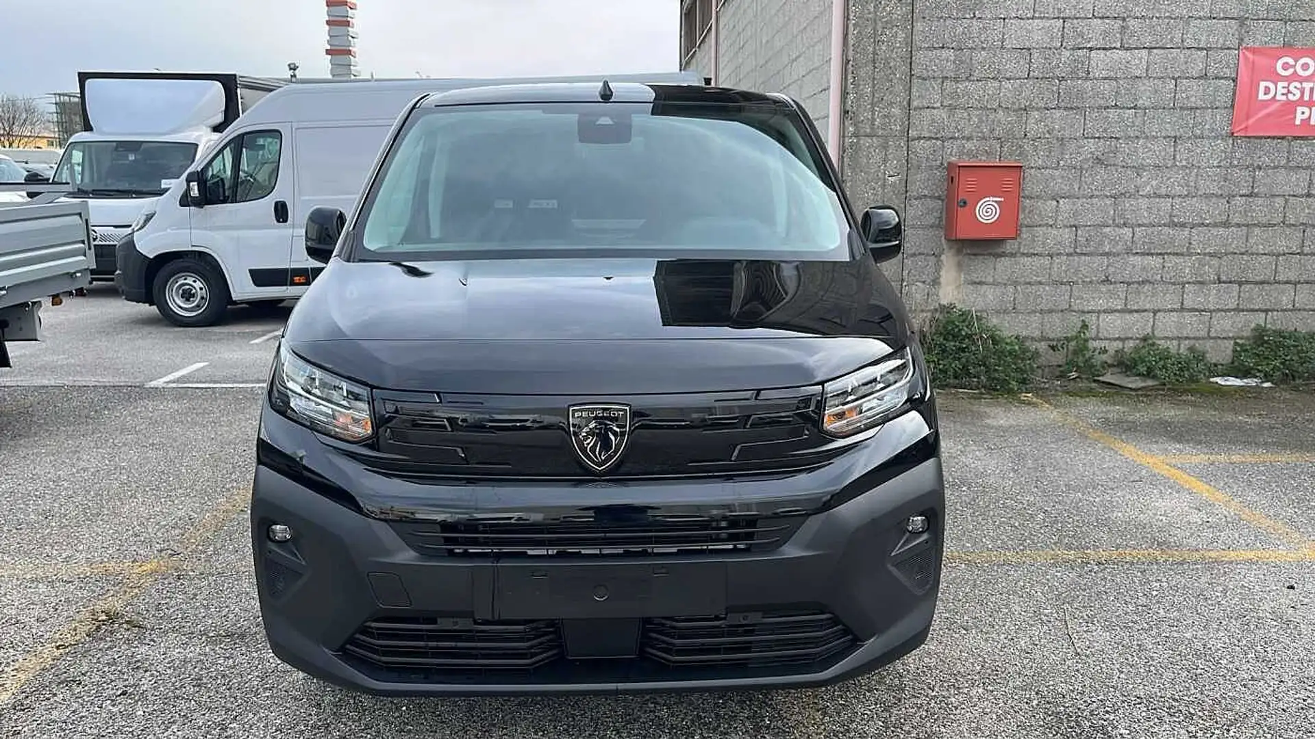 Peugeot Partner Nuovo Partner L2 1.5 BlueHDi 130 EAT8 S&S Negro - 2